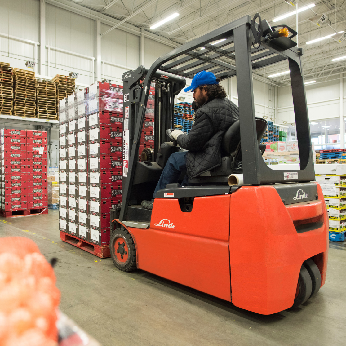 Linde electric lift truck