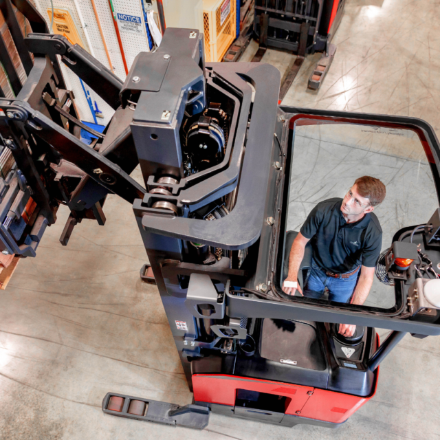 Linde Ride Linde Electric Ride-On Reach Truck - Fraza