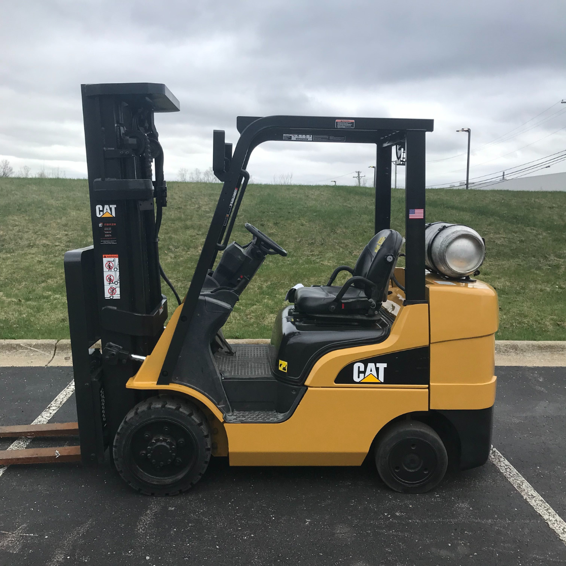 used pneumatic tire forklift